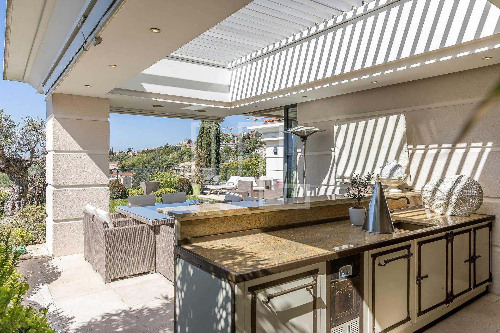 Condominium dans Grasse, Provence-Alpes-Cote d'Azur 10485941