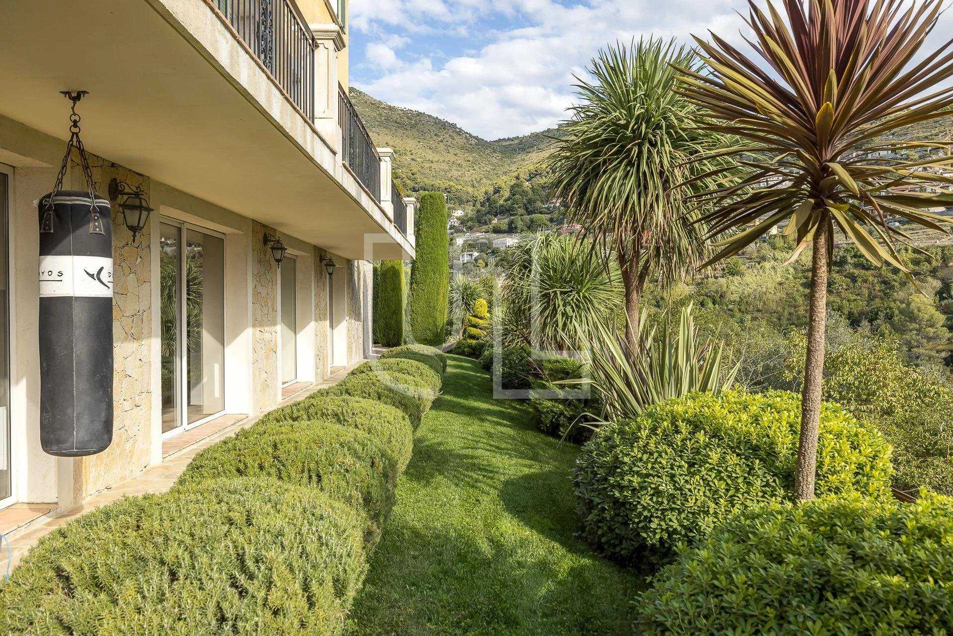 casa en Falicon, Provence-Alpes-Côte d'Azur 10486008
