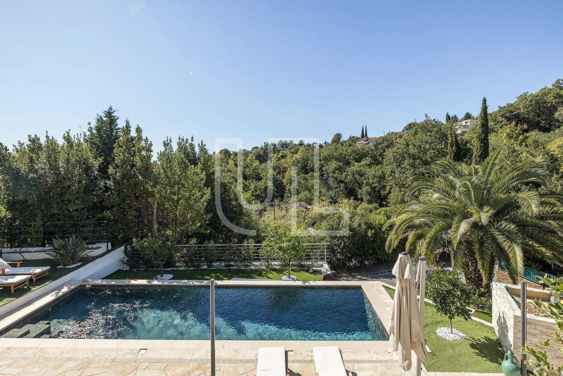 rumah dalam Vence, Provence-Alpes-Côte d'Azur 10486025