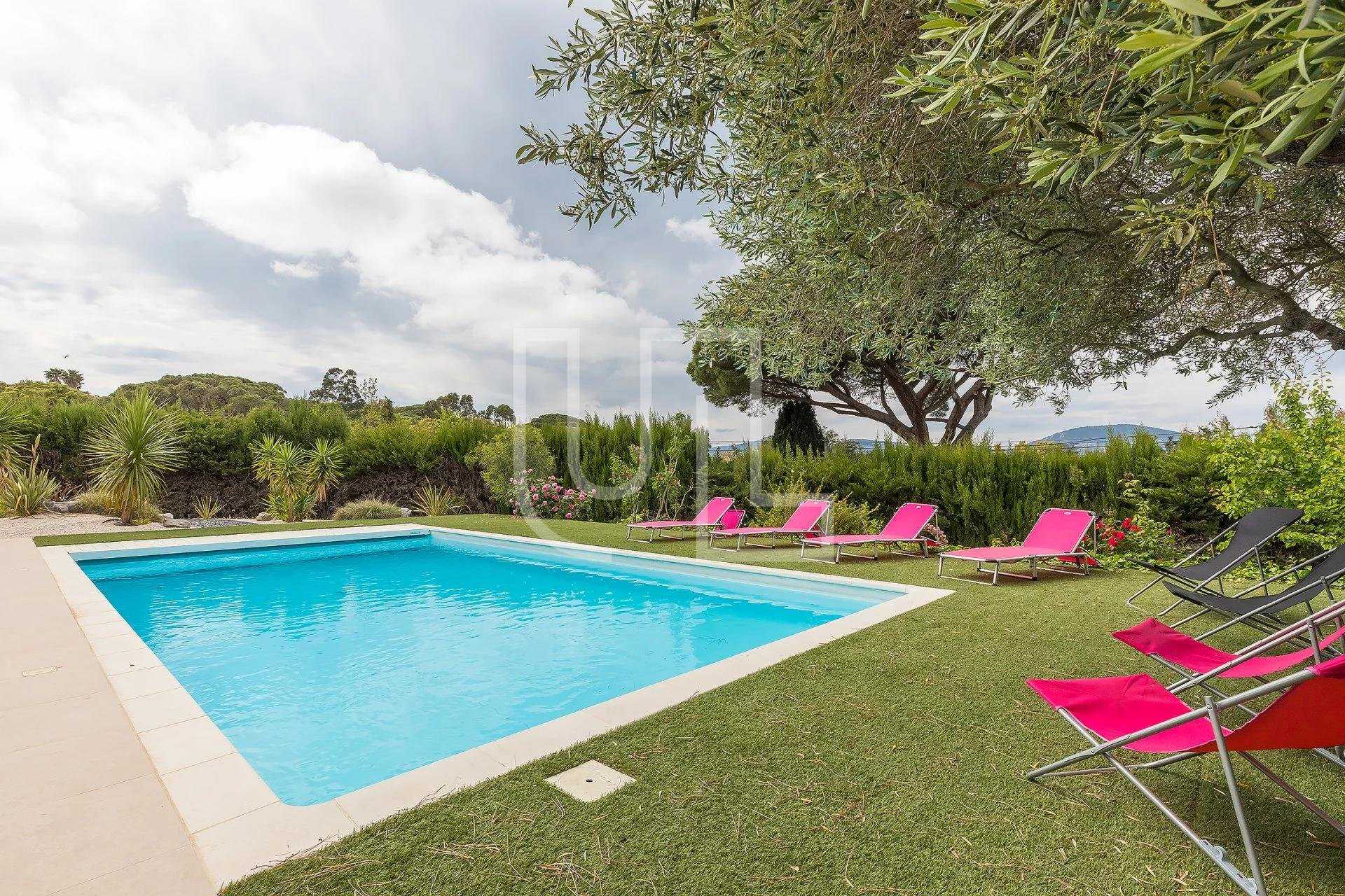 House in Gassin, Provence-Alpes-Cote d'Azur 10486030