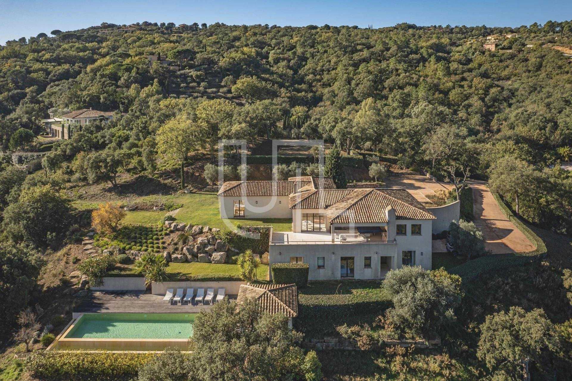 House in Grimaud, Provence-Alpes-Cote d'Azur 10486054