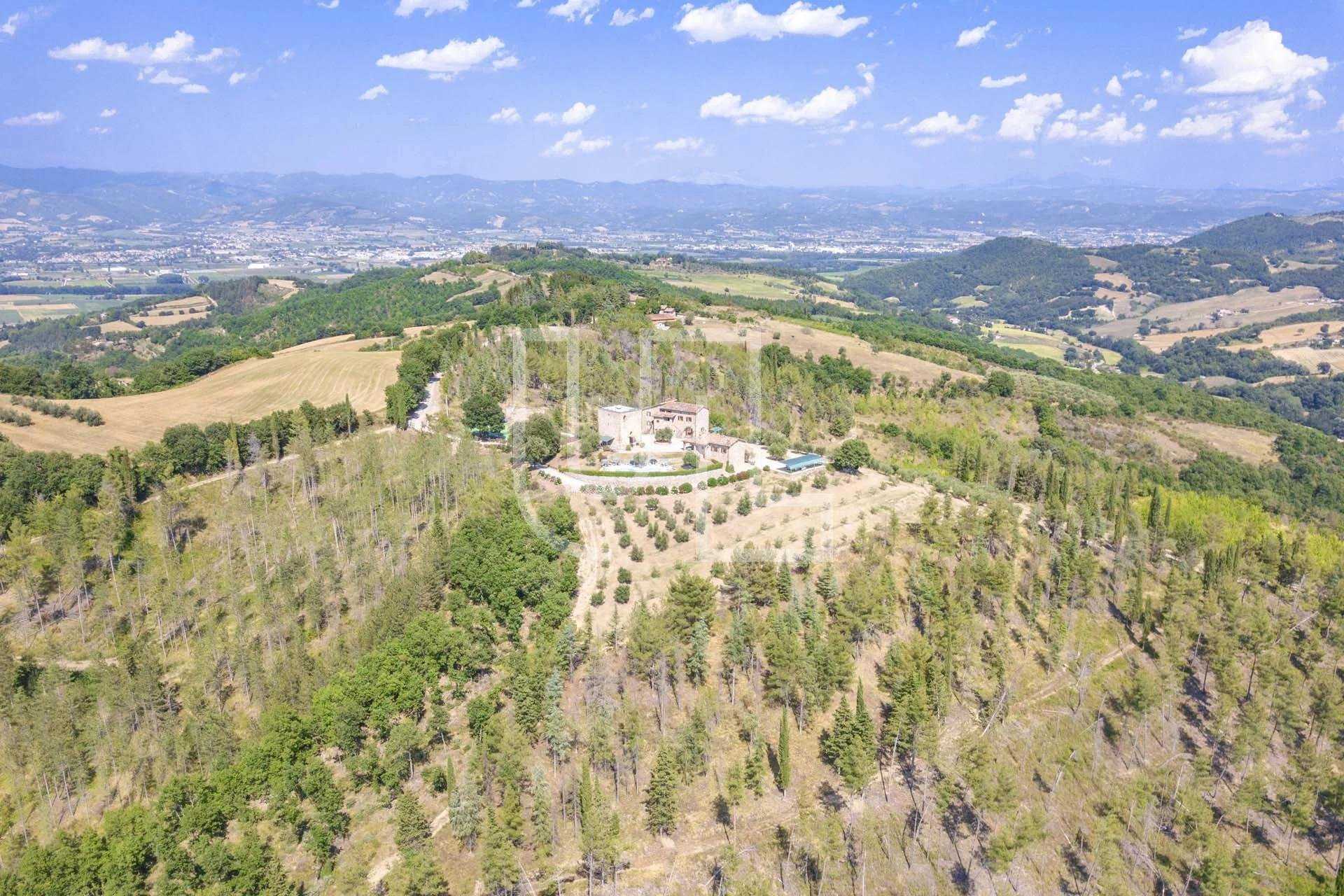 rumah dalam Monte Santa Maria Tiberina, Umbria 10486091