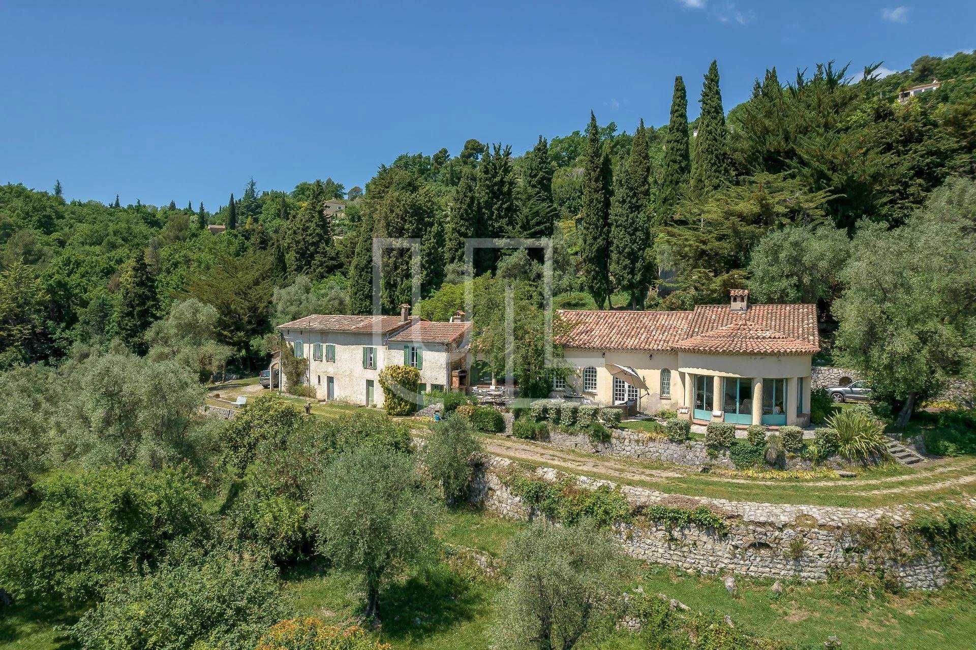 집 에 Cabris, Provence-Alpes-Côte d'Azur 10486122