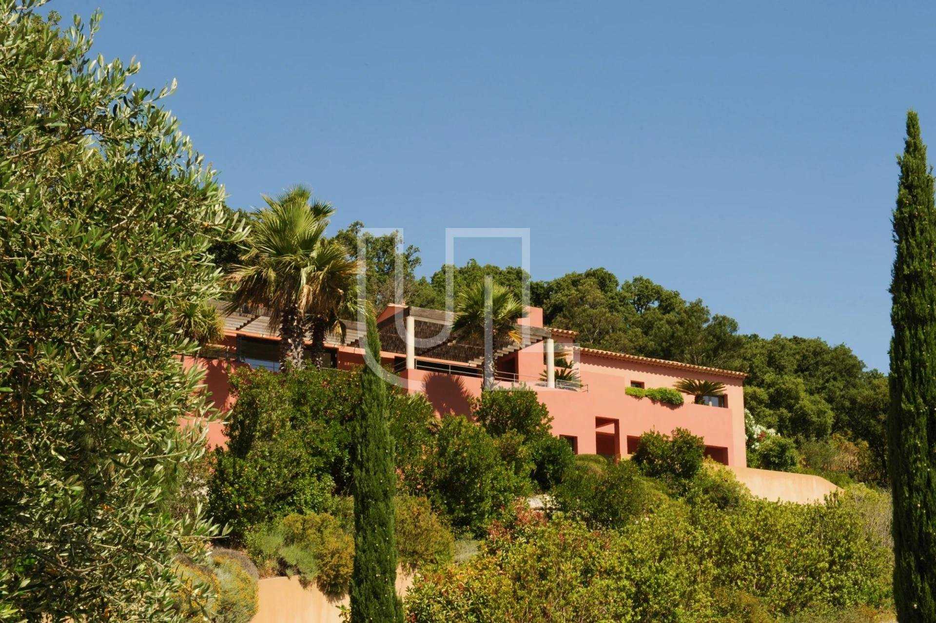Rumah di Saint-Tropez, Provence-Alpes-Cote d'Azur 10486246