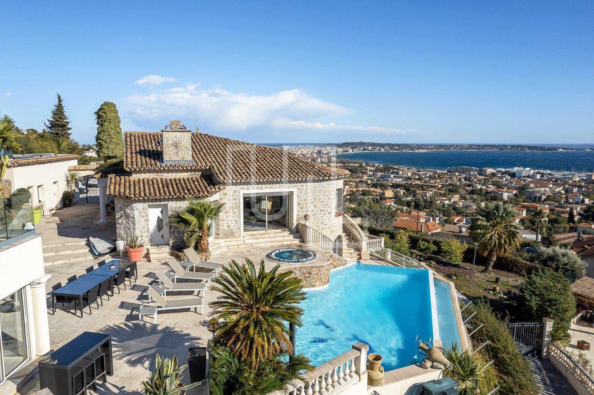 Hus i Golfe-Juan, Provence-Alpes-Cote d'Azur 10486340