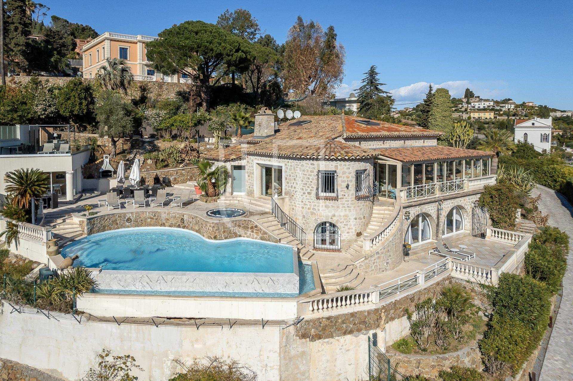 Rumah di Golfe-Juan, Provence-Alpes-Cote d'Azur 10486340