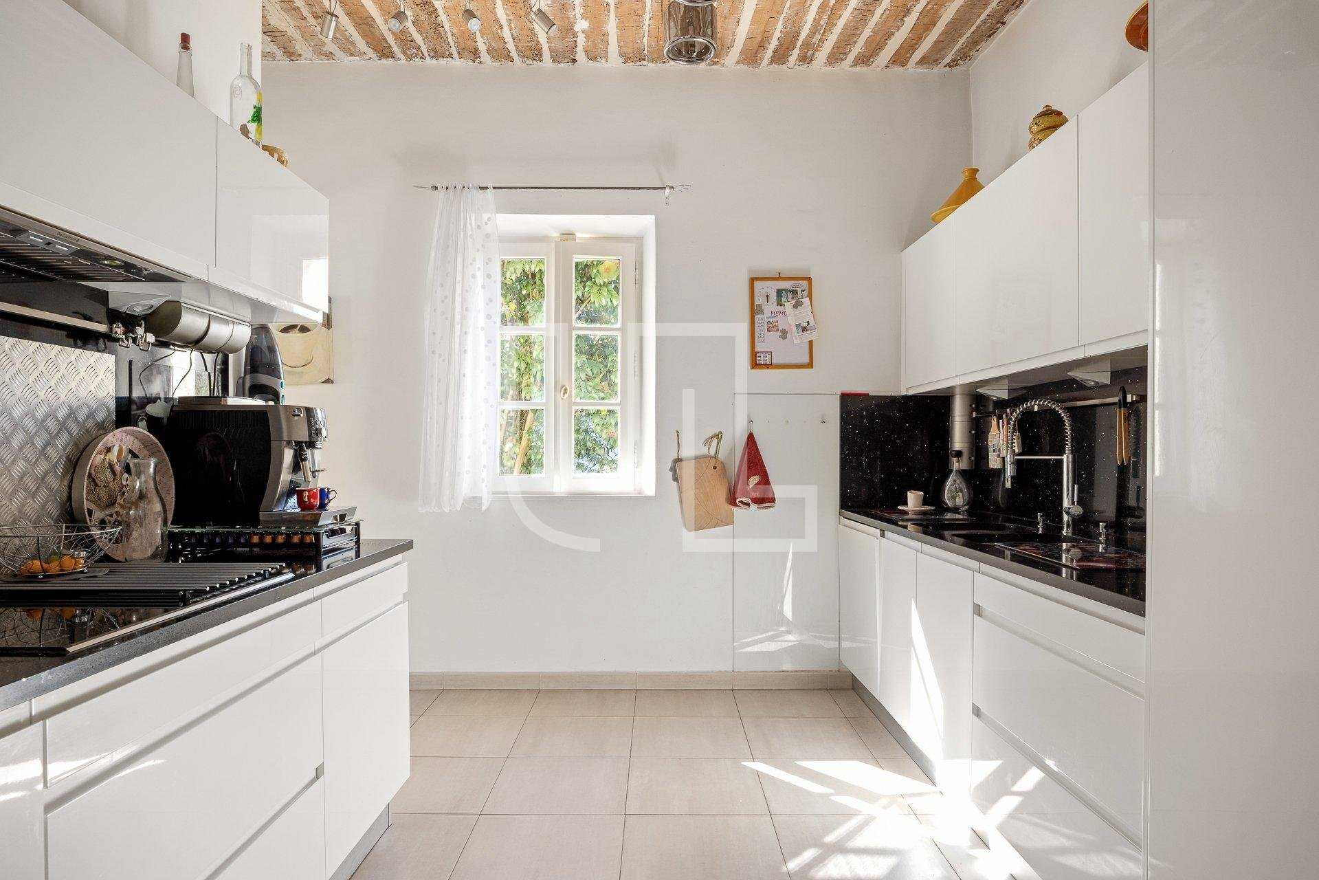 Huis in Mougins, Provence-Alpes-Côte d'Azur 10486350