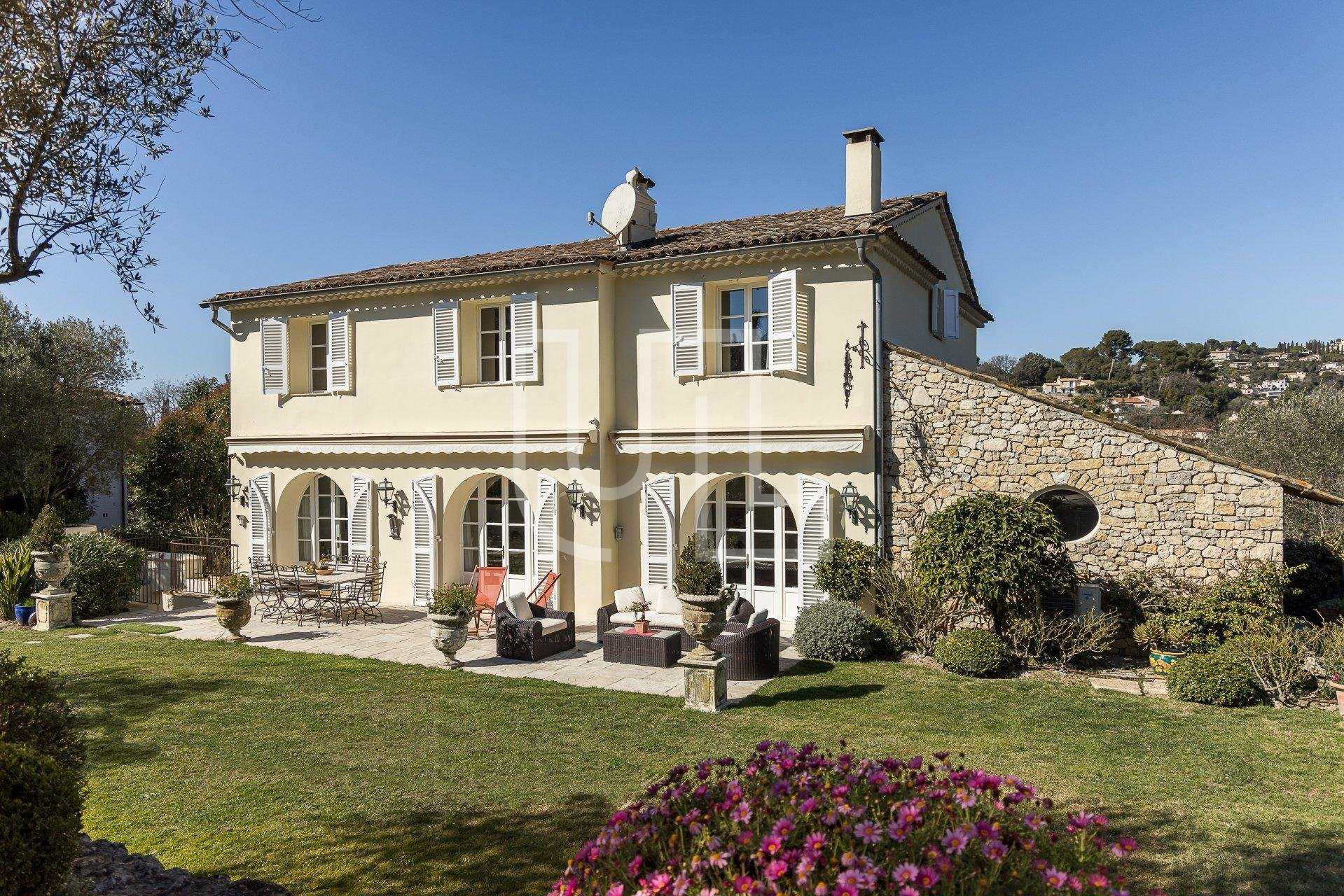 Rumah di Mougin, Provence-Alpes-Cote d'Azur 10486350