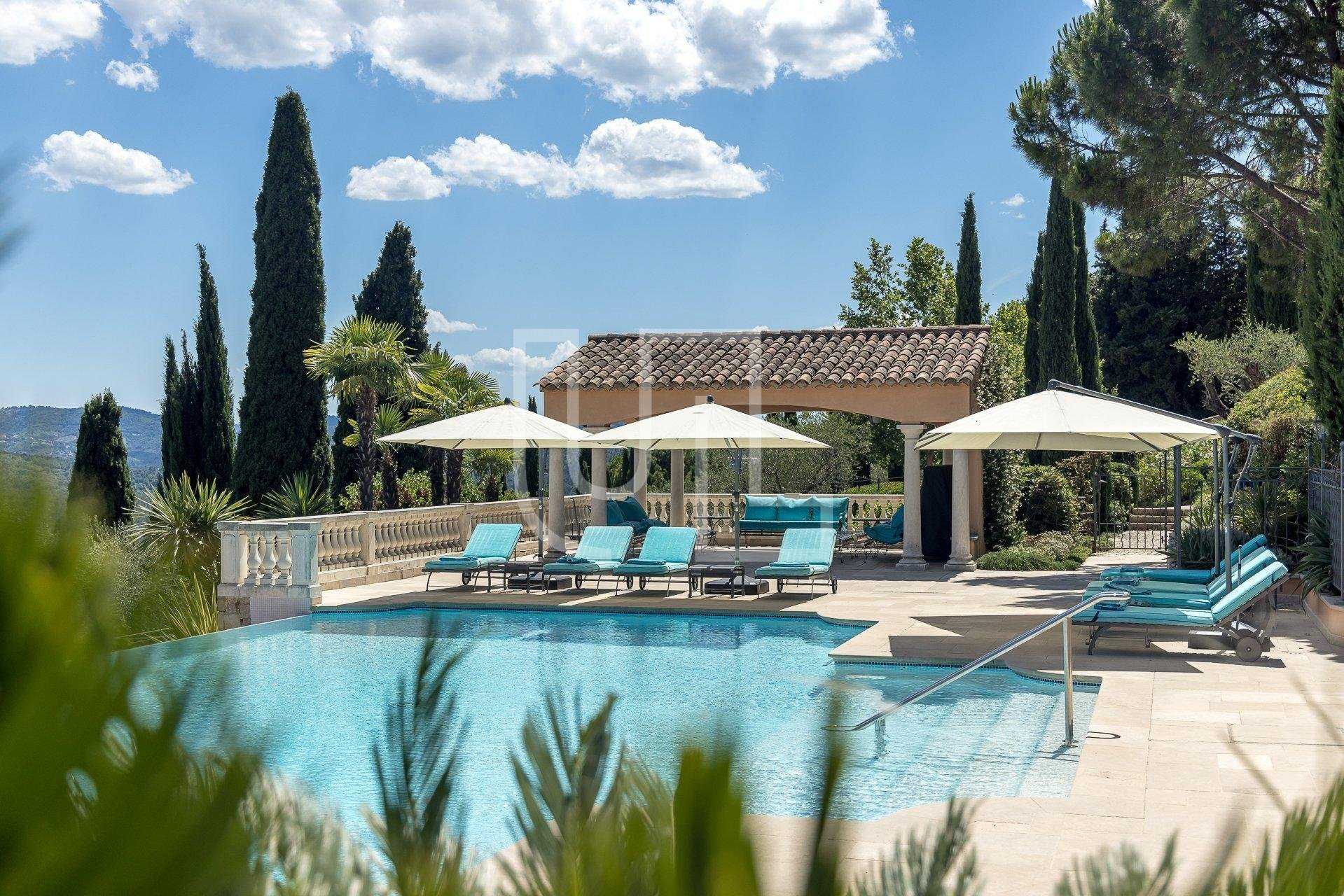 Hus i Grasse, Provence-Alpes-Cote d'Azur 10486367
