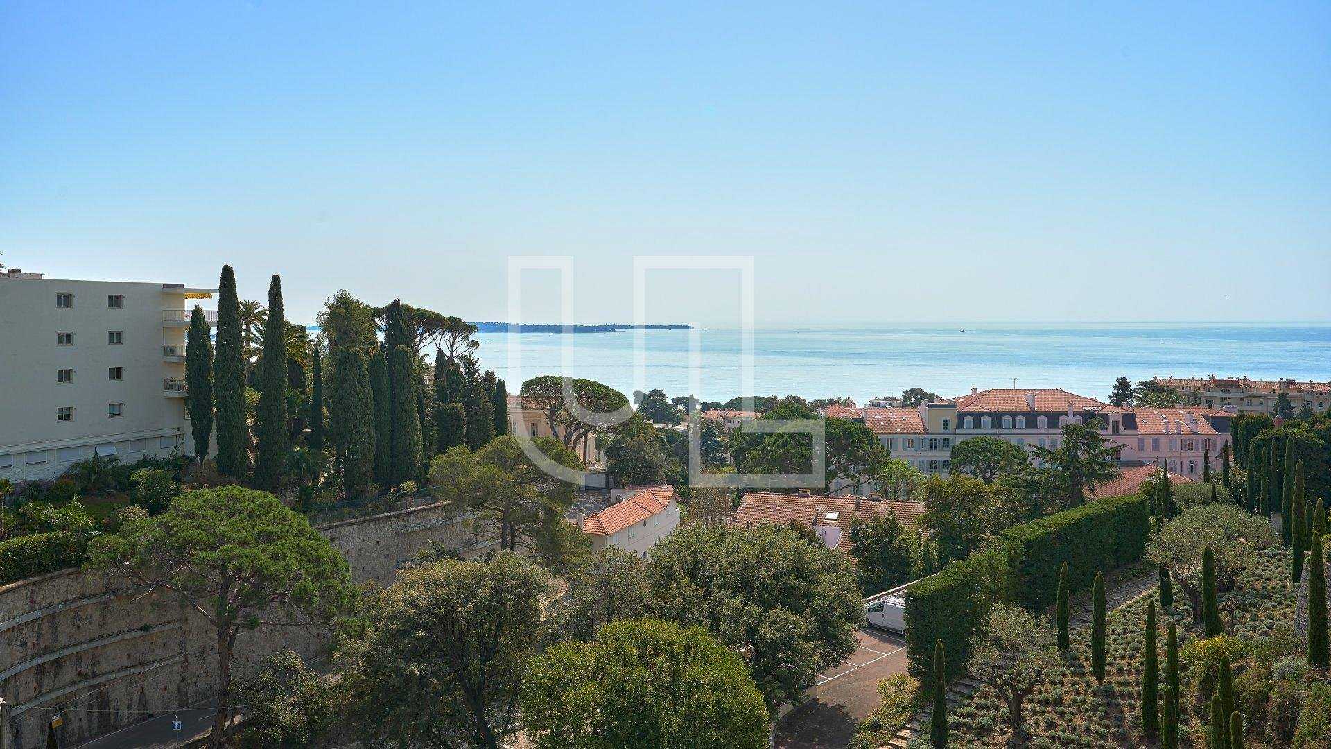 Condominium dans Cannes, Provence-Alpes-Côte d'Azur 10486390