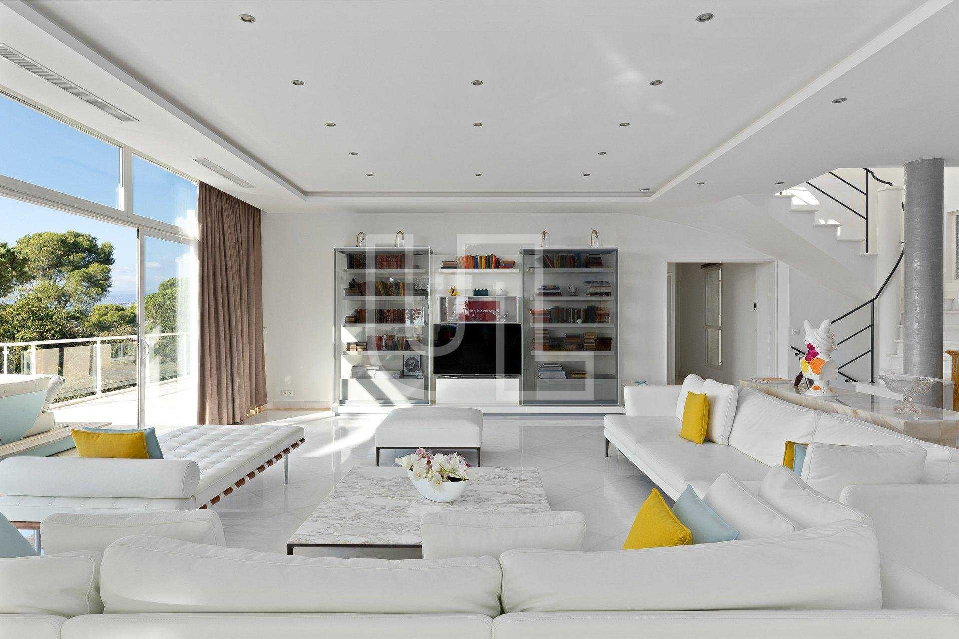 House in Cannes, Provence-Alpes-Côte d'Azur 10486410