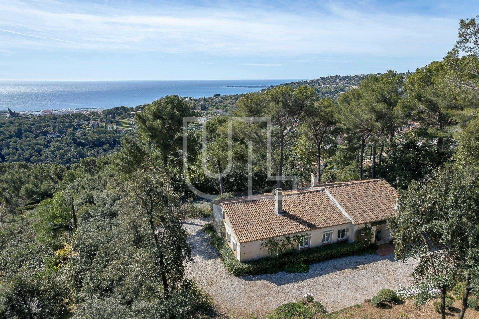 Hus i Vallauris, Provence-Alpes-Cote d'Azur 10486463