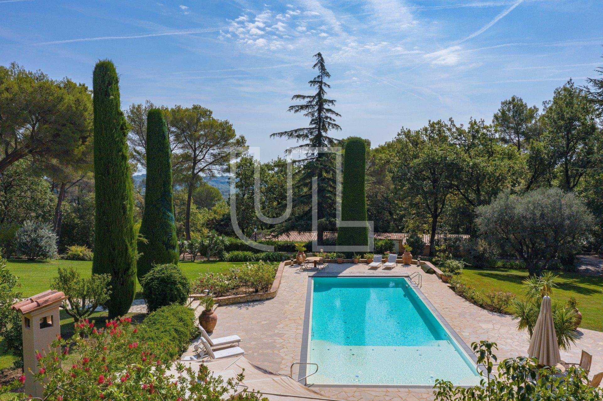 Hus i Le Chateau, Provence-Alpes-Cote d'Azur 10486549