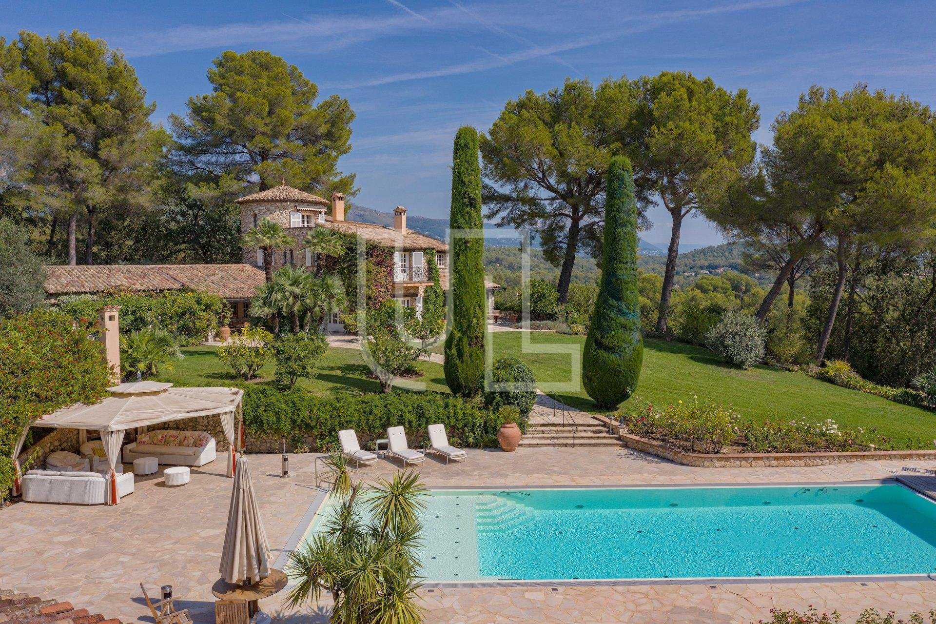Будинок в Roquefort-les-Pins, Provence-Alpes-Côte d'Azur 10486549