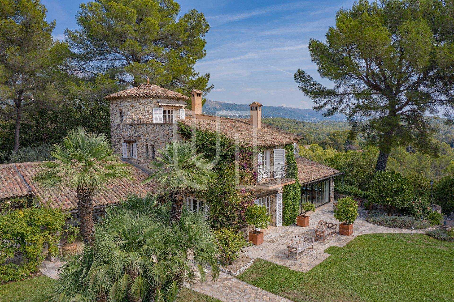 집 에 Roquefort-les-Pins, Provence-Alpes-Côte d'Azur 10486549
