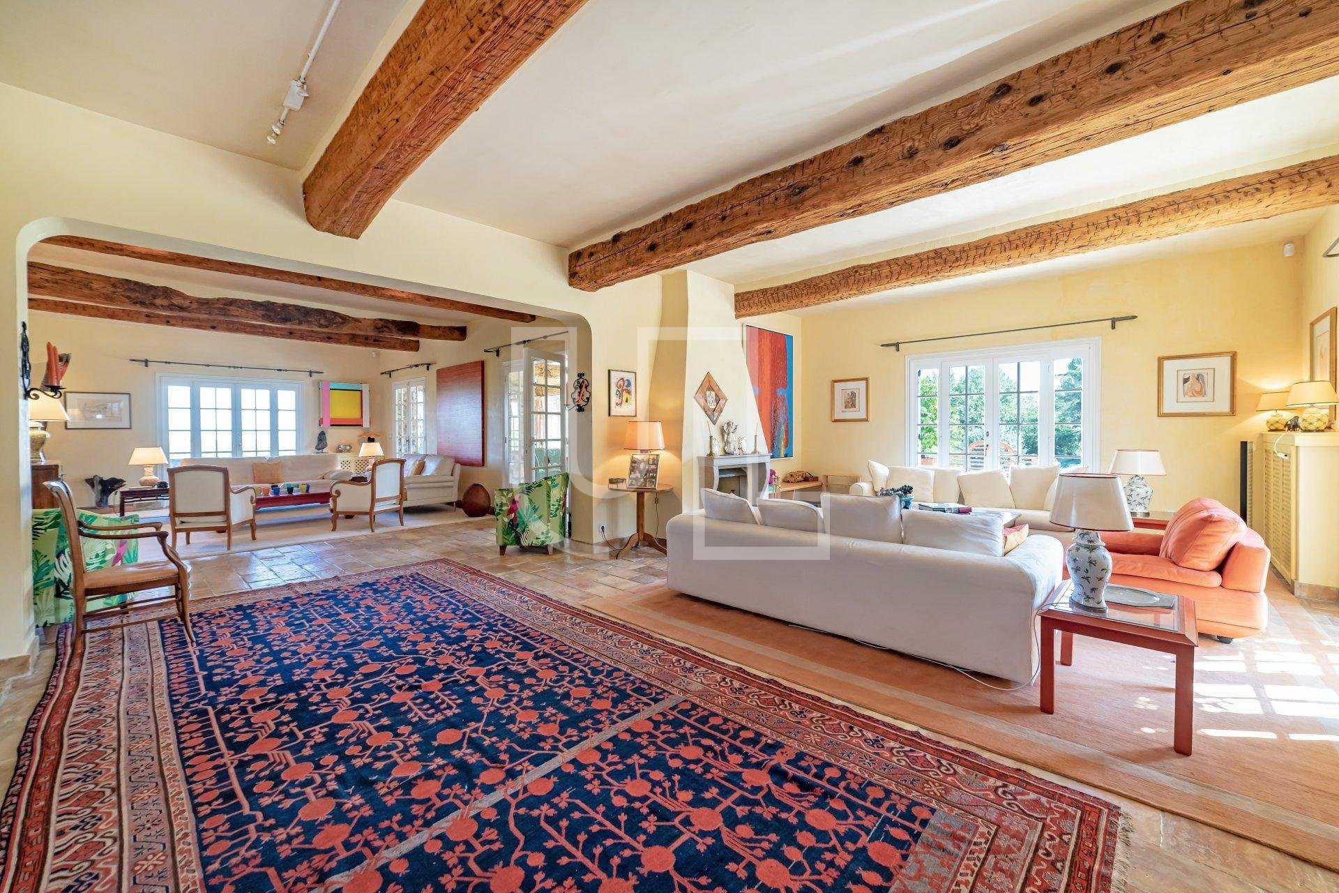 Casa nel Roquefort-les-Pins, Provence-Alpes-Côte d'Azur 10486549