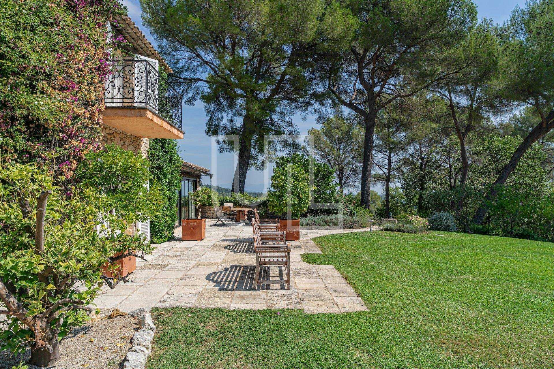 House in Roquefort-les-Pins, Provence-Alpes-Côte d'Azur 10486549