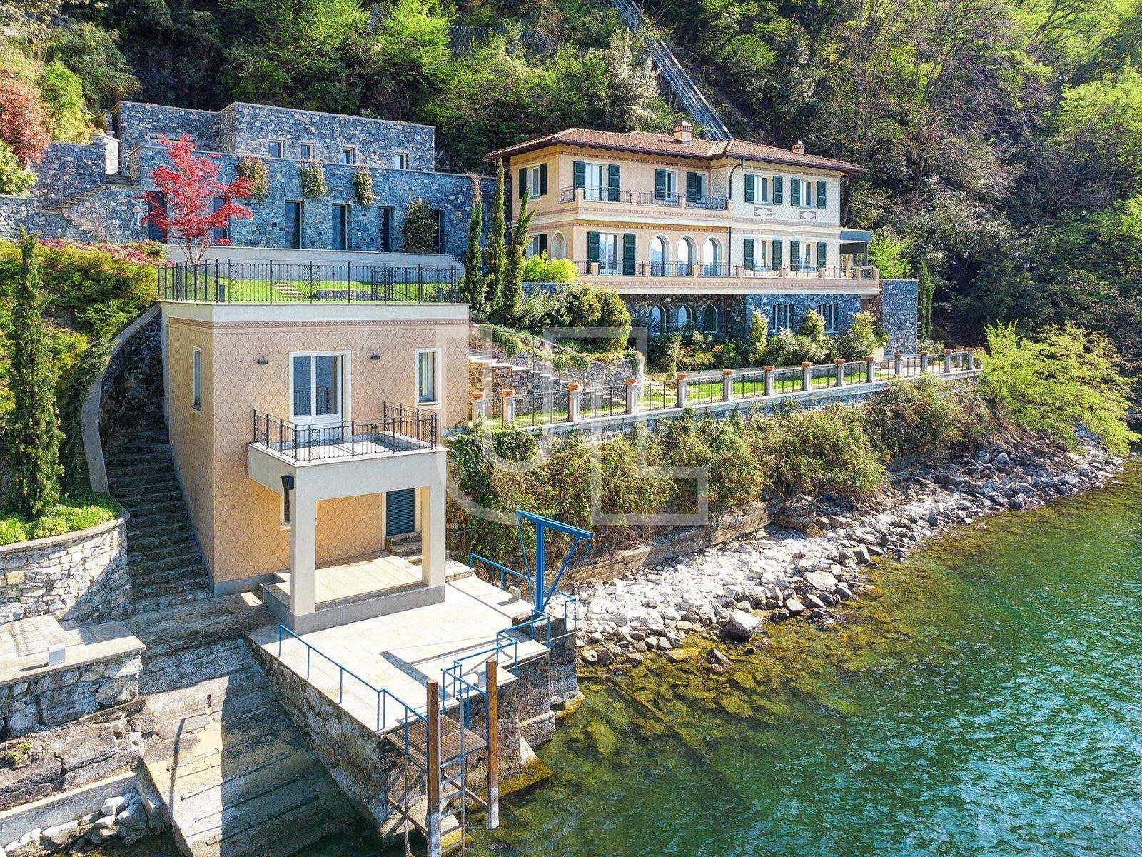 House in Como, Lombardy 10486554