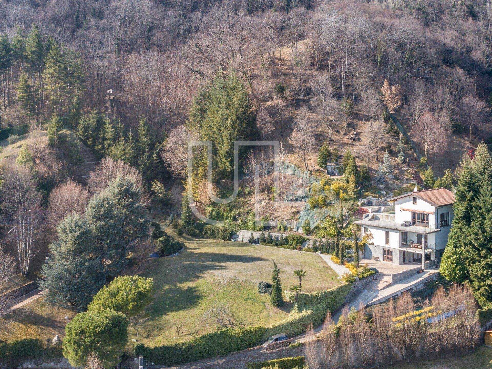 House in Cernobbio, Lombardy 10486576