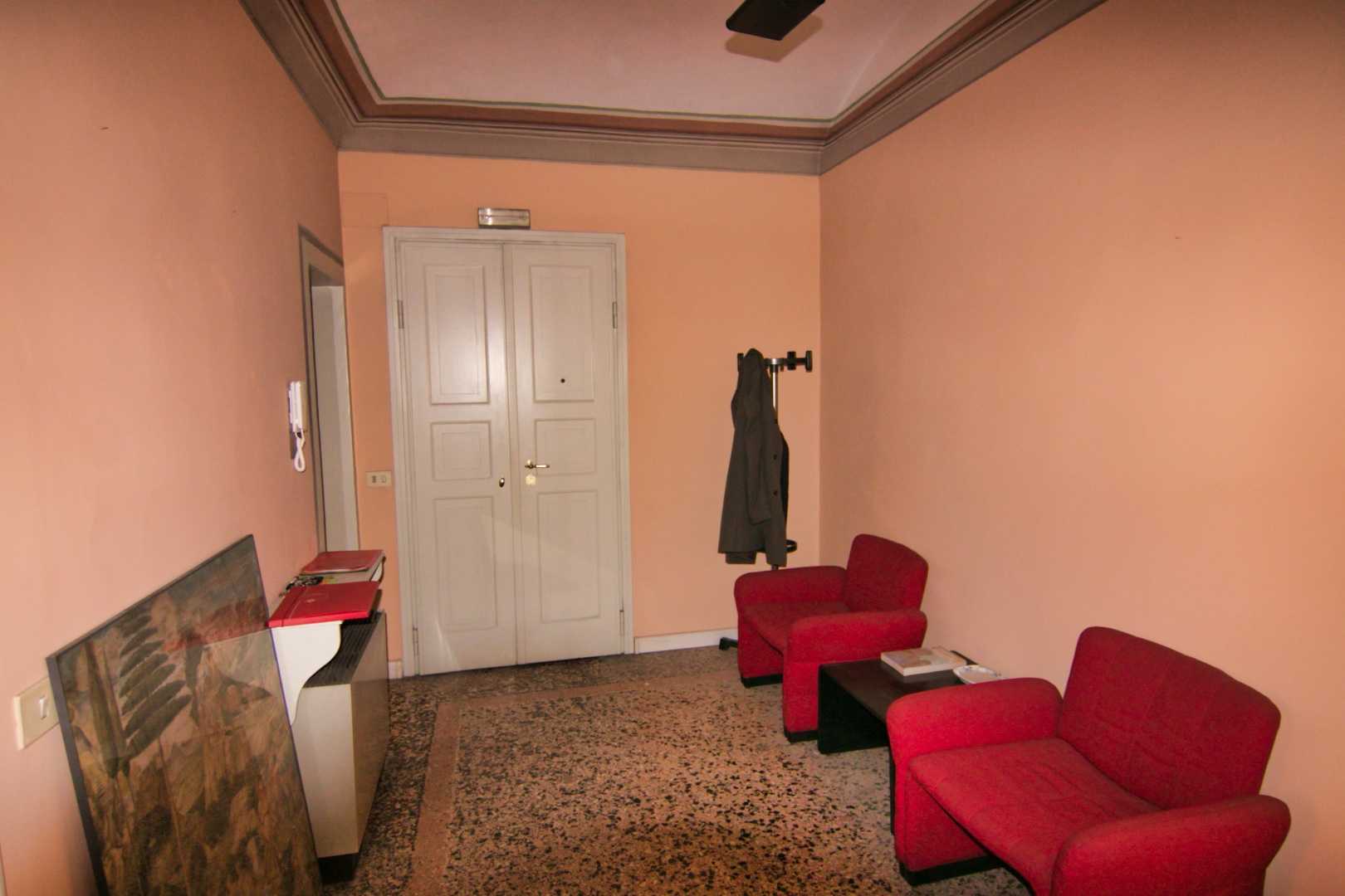 辦公室 在 摩德納, 36 Viale Martiri della Libertà 10585676