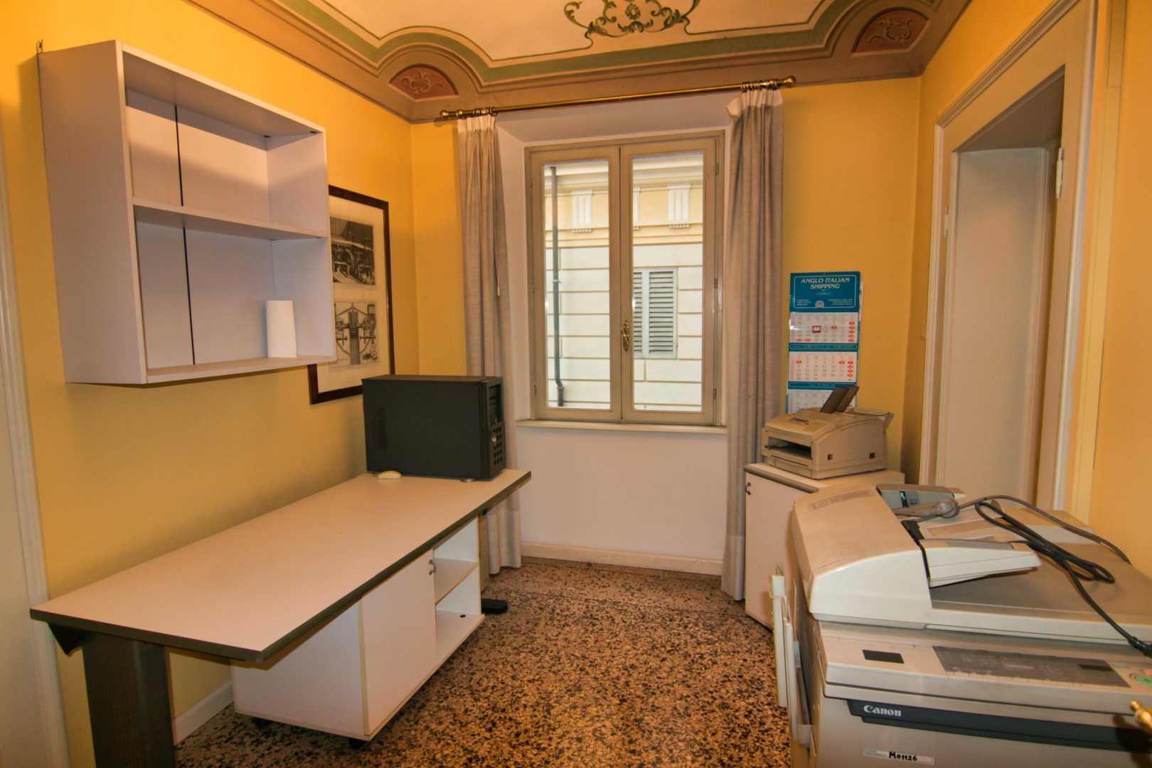 사무실 에 Modena, 36 Viale Martiri della Libertà 10585676