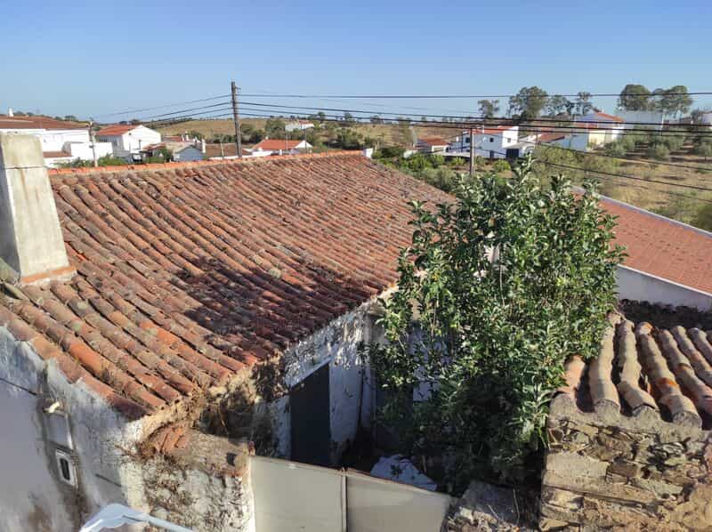 House in , Faro District 10585828
