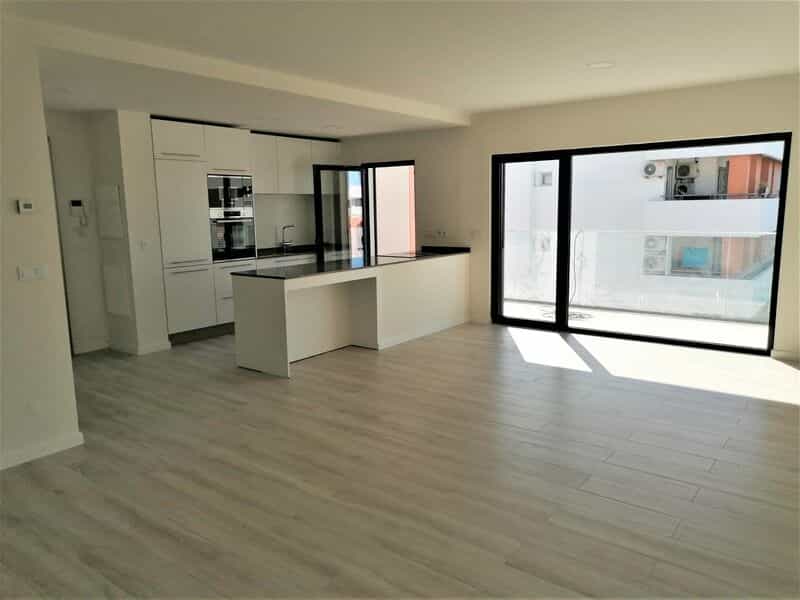 Condominium in Quelfes, Faro 10585968