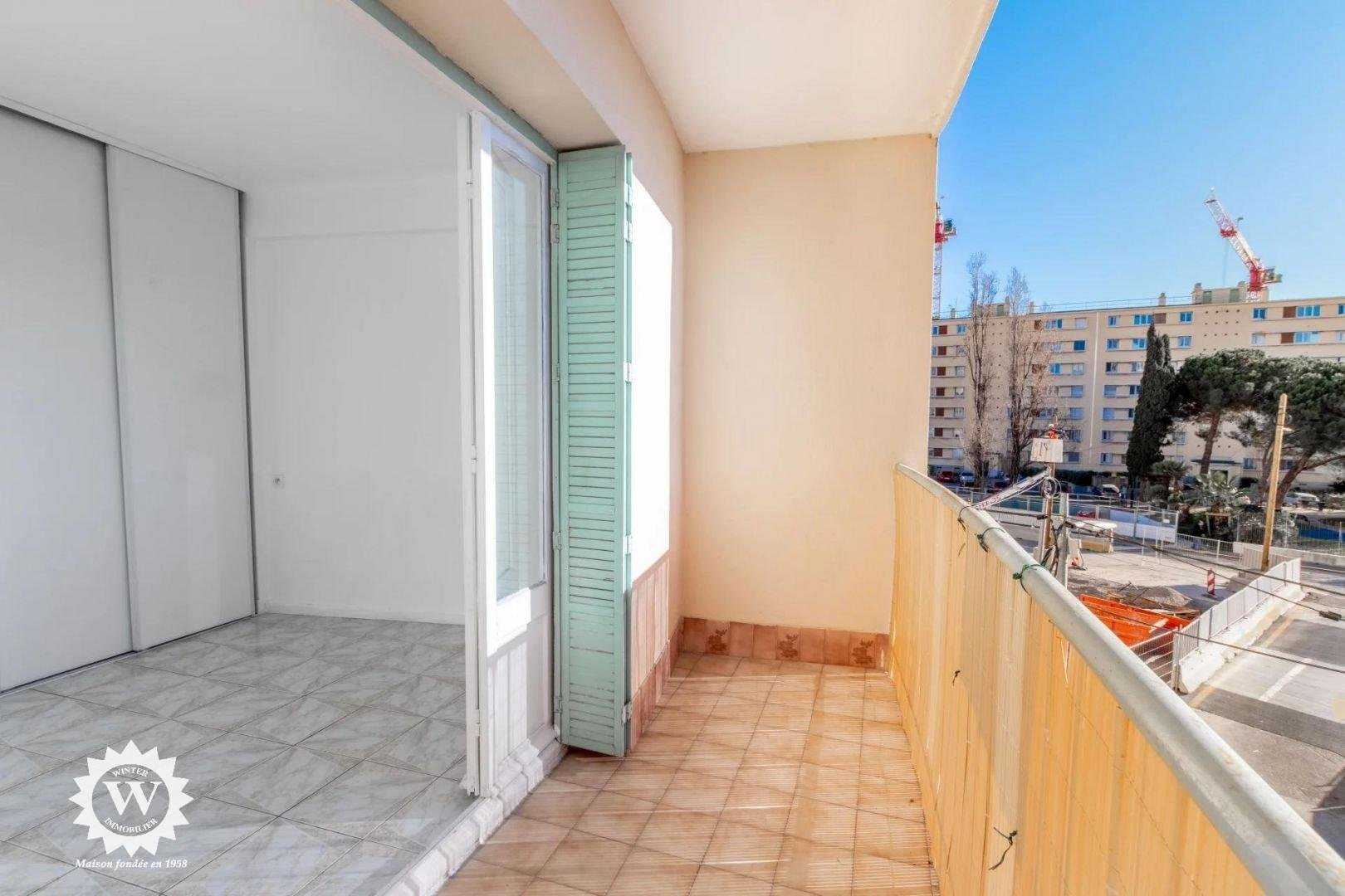 Condominium in Le Ray, Provence-Alpes-Cote d'Azur 10626073