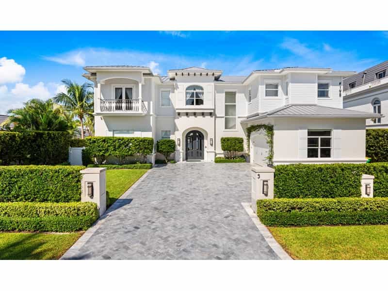 House in Sea Ranch Lakes, Florida 10694472