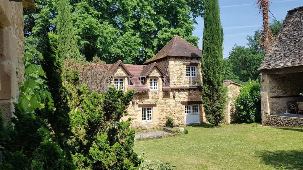 House in Marcillac-Saint-Quentin, Nouvelle-Aquitaine 10695458