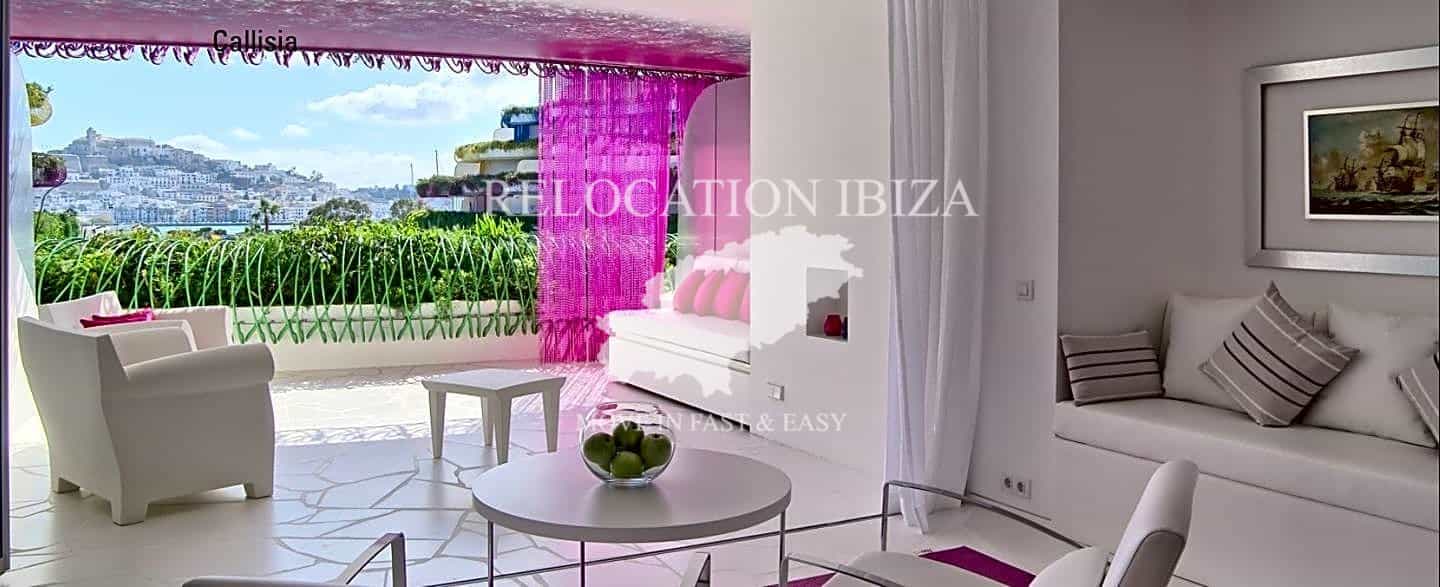 Condominium dans Ibiza, les Îles Baléares 10695466