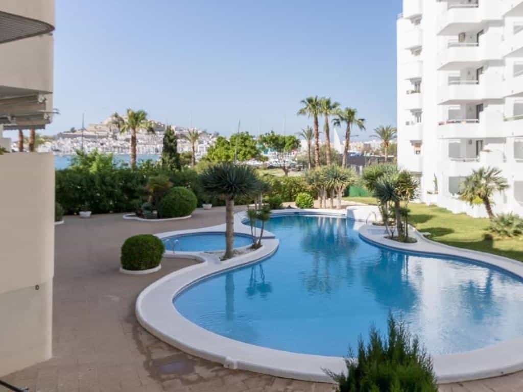 Condominium in Ibiza, Balearic Islands 10695506