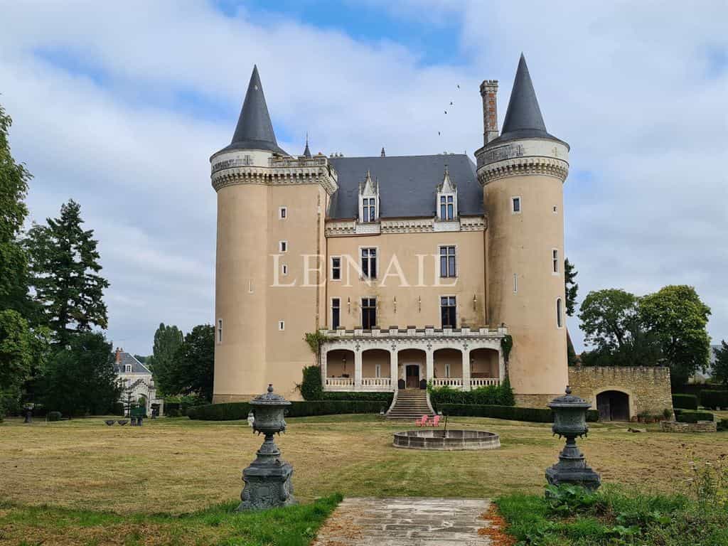 Huis in Chateauroux, Centrum-Val de Loire 10695933