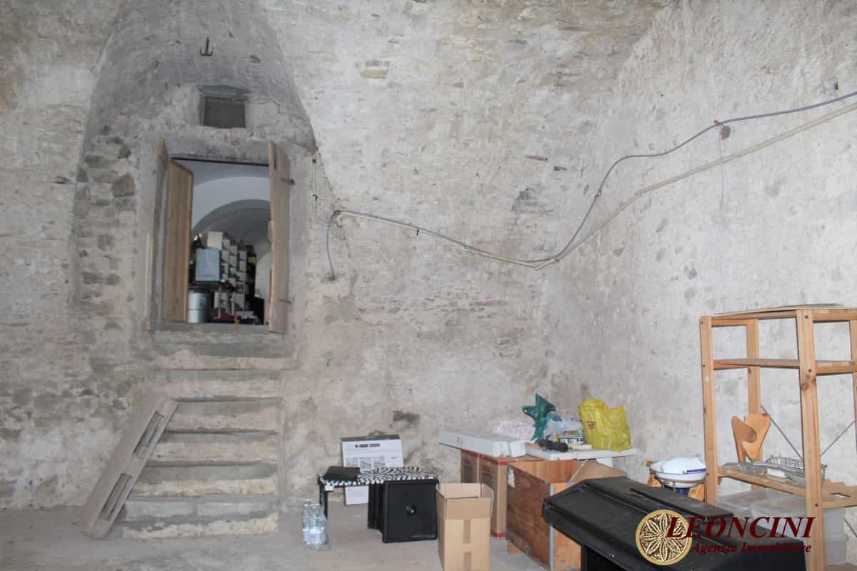 rumah dalam Filattiera, Toscana 10697195