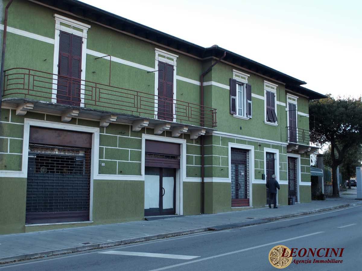 Condominium in Villafranca in Lunigiana, Tuscany 10697203