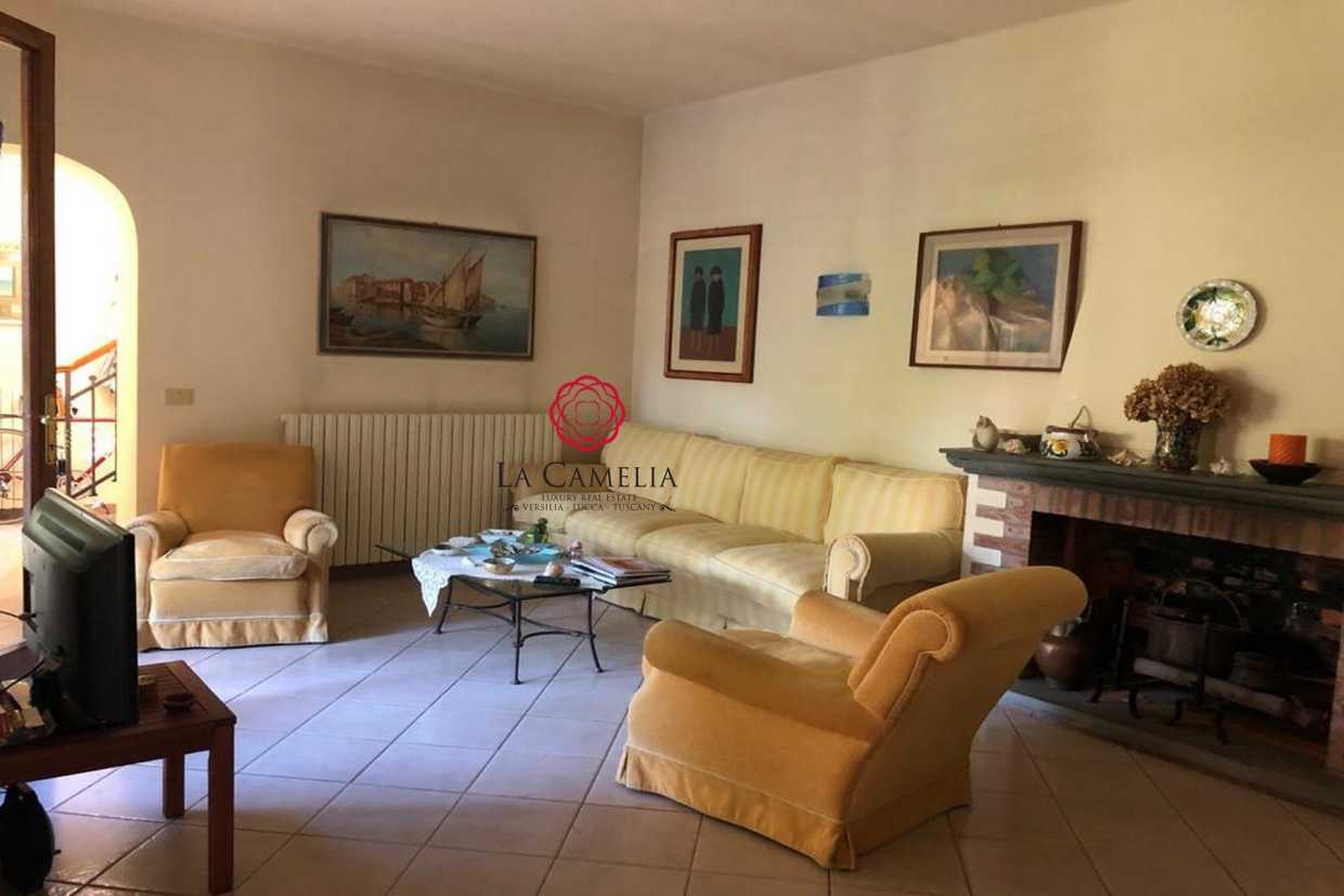 жилой дом в Forte dei Marmi, Tuscany 10697213