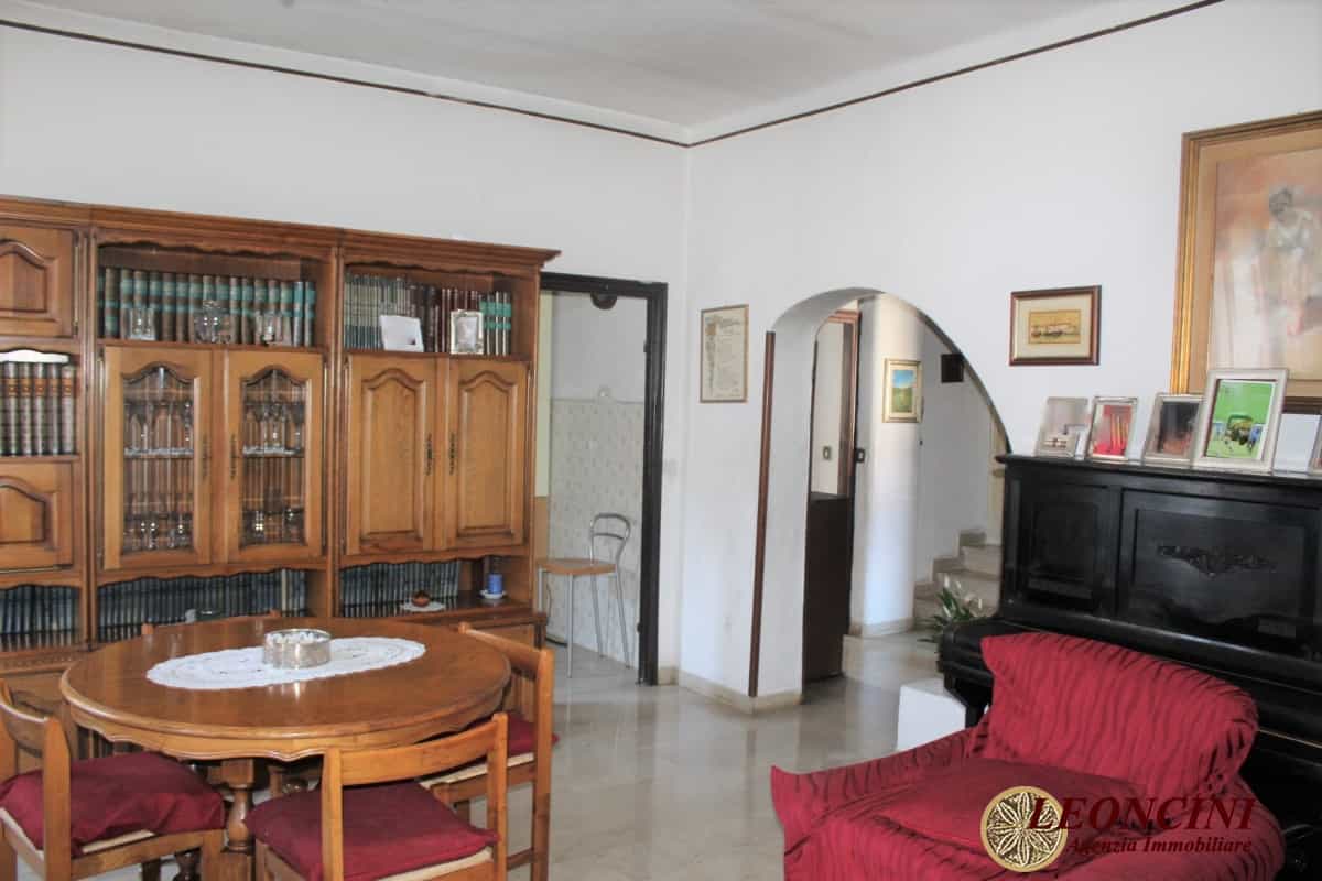 Квартира в Віллафранка в Луніджані, Тоскана 10697218