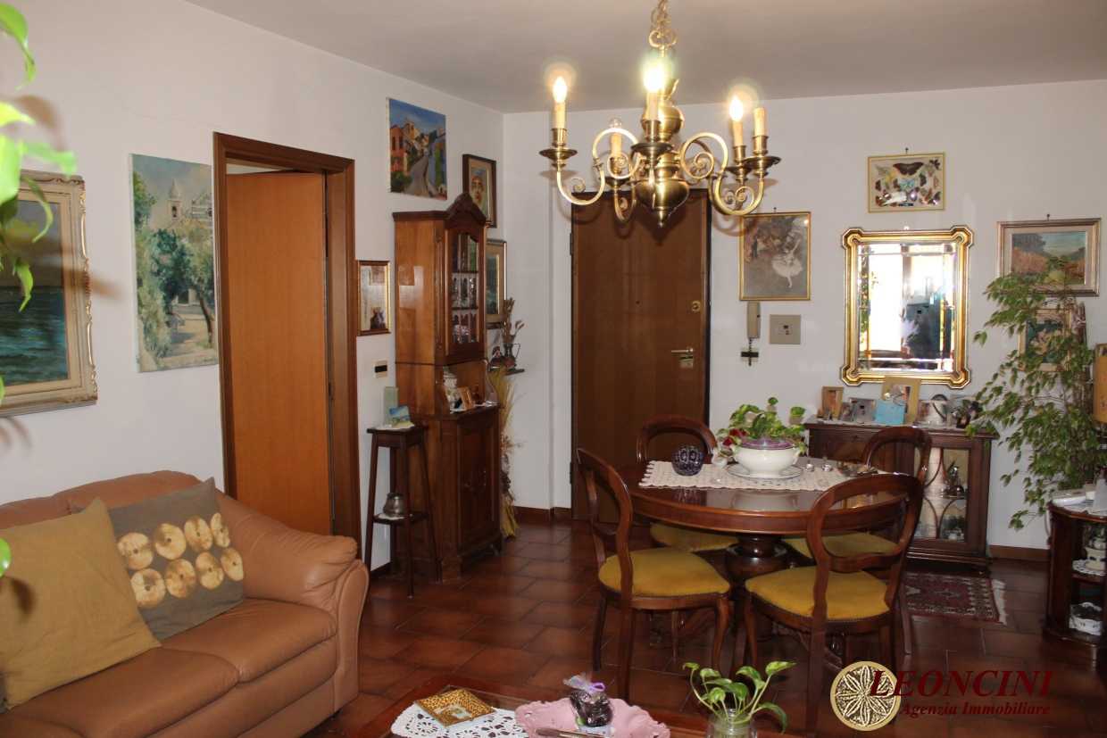 Eigentumswohnung im Villafranca in Lunigiana, Tuscany 10697221