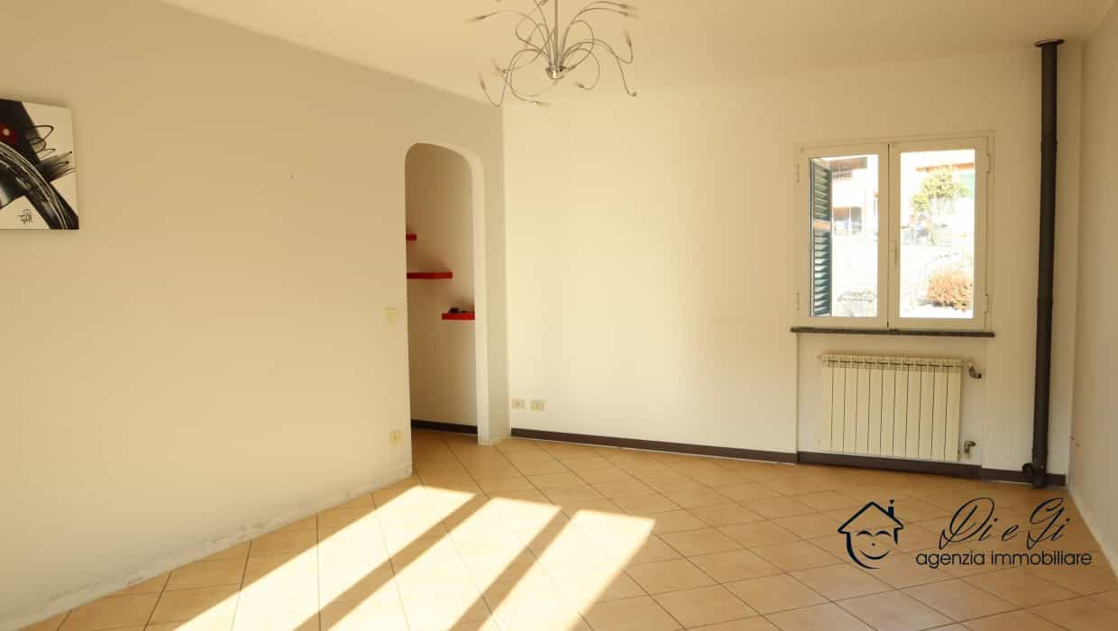 Condominium in Garlenda, Liguria 10697229