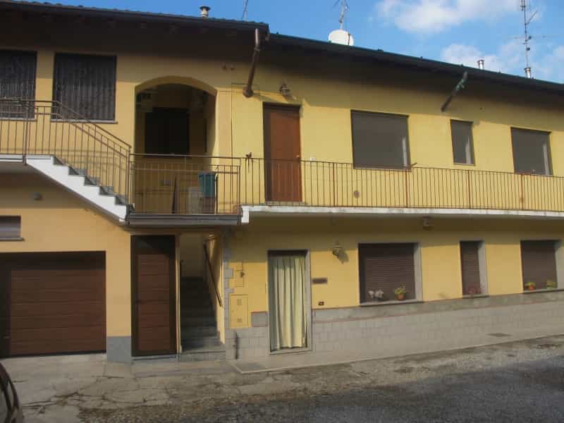 Condominium in Gorgonzola, Lombardije 10697242