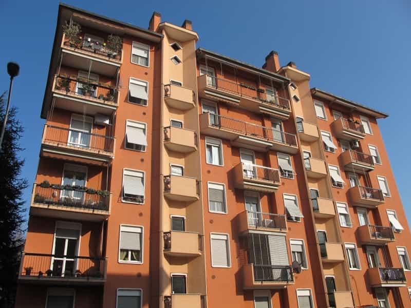 Condominium dans , Lombardy 10697254
