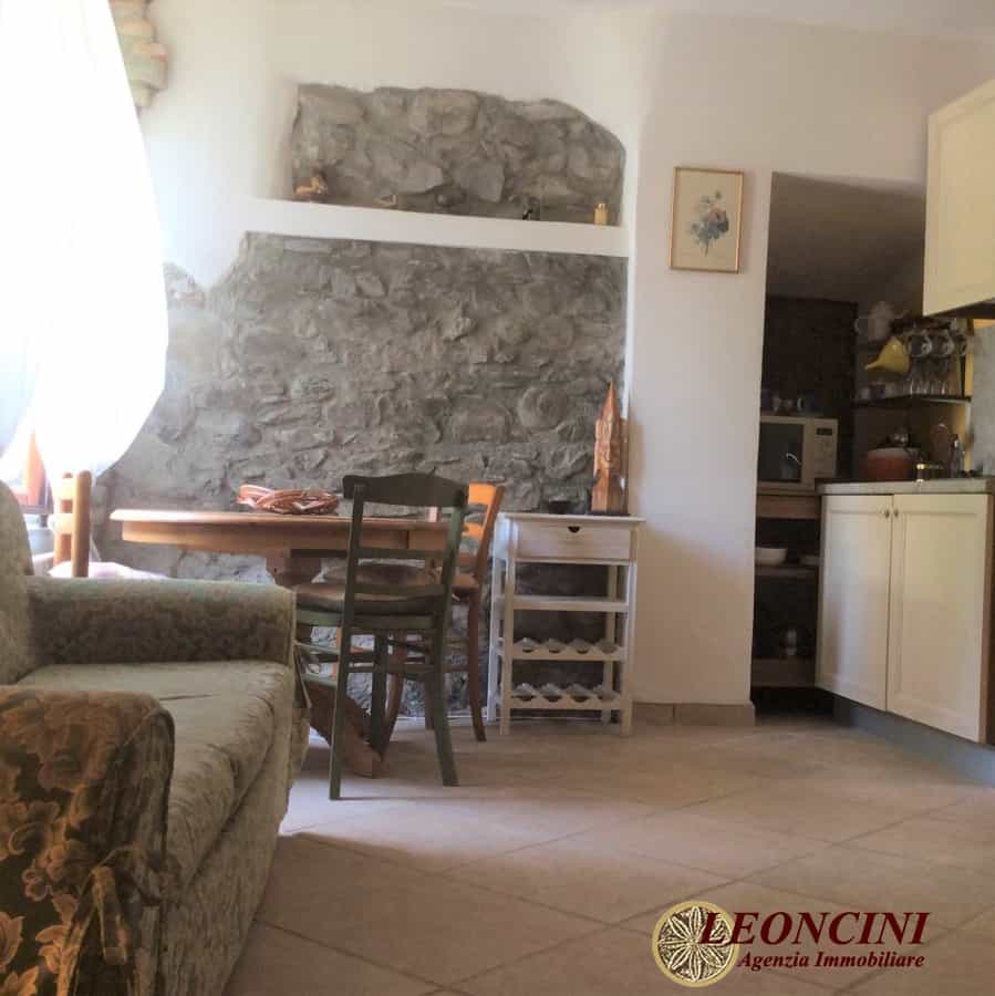 Condominium in Bagnone, Tuscany 10697340