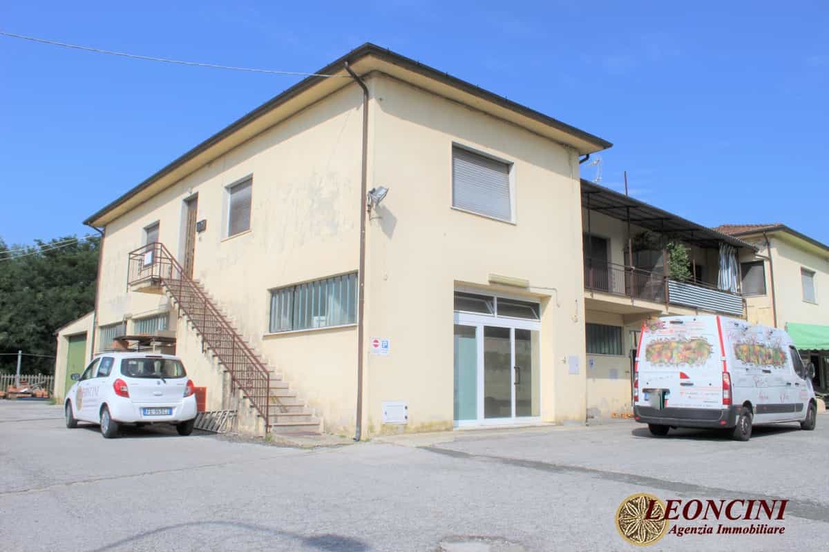 Квартира в Віллафранка в Луніджані, Тоскана 10697361