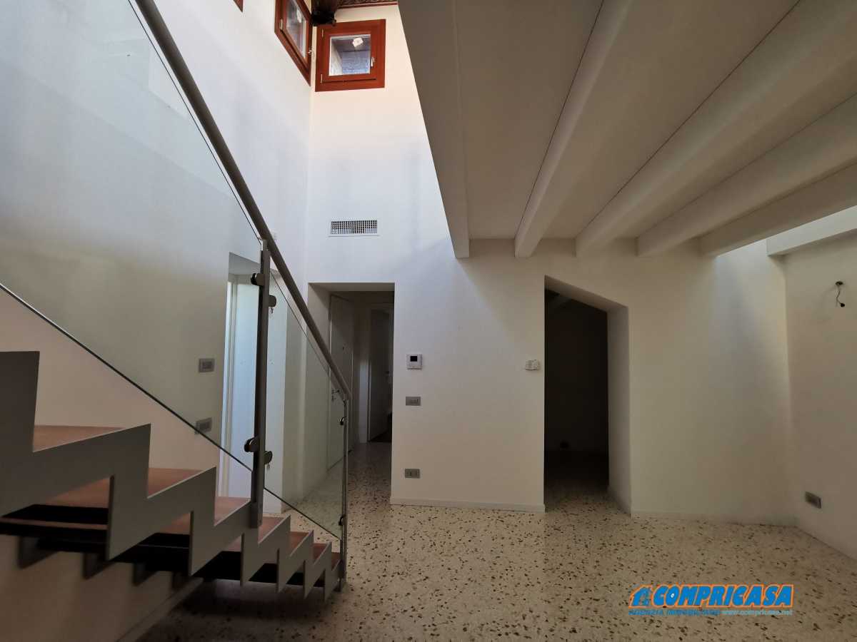 Condominium in Montagnana, Veneto 10697427