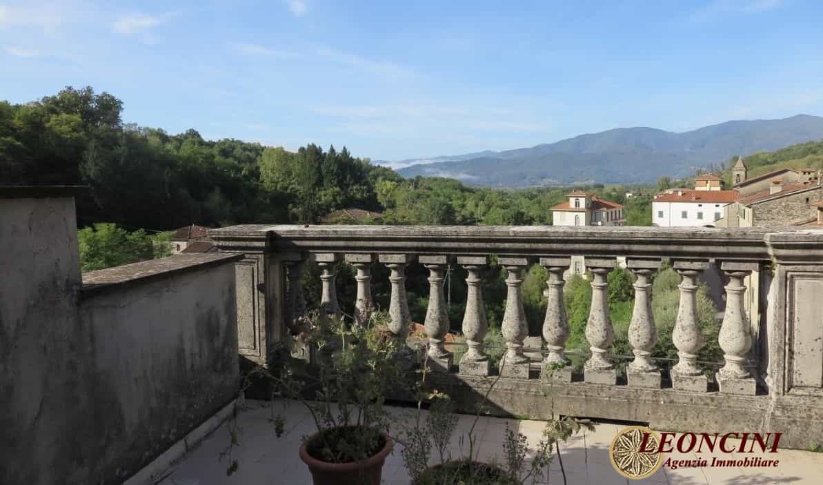 Condominium in Bagnone, Tuscany 10697987