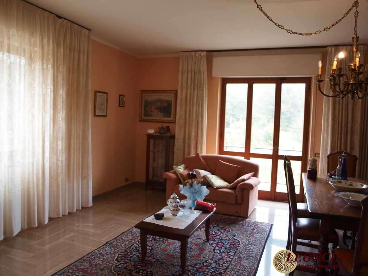 σπίτι σε Licciana Nardi, Tuscany 10697999