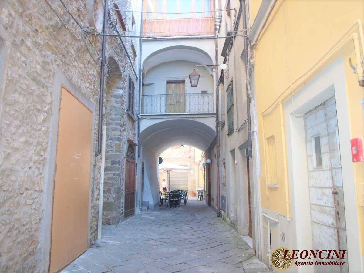 Condominium in Bagnone, Tuscany 10698003