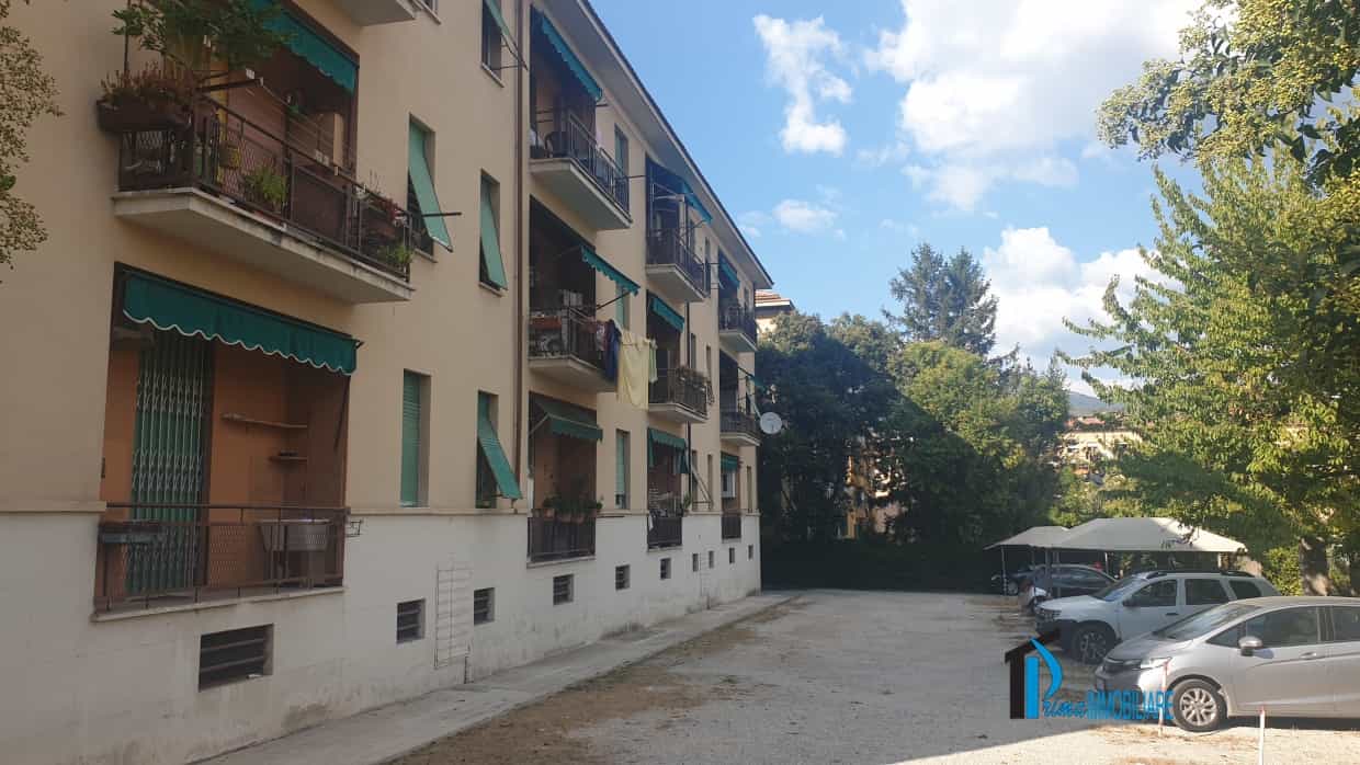 公寓 在 Terni, Umbria 10698075