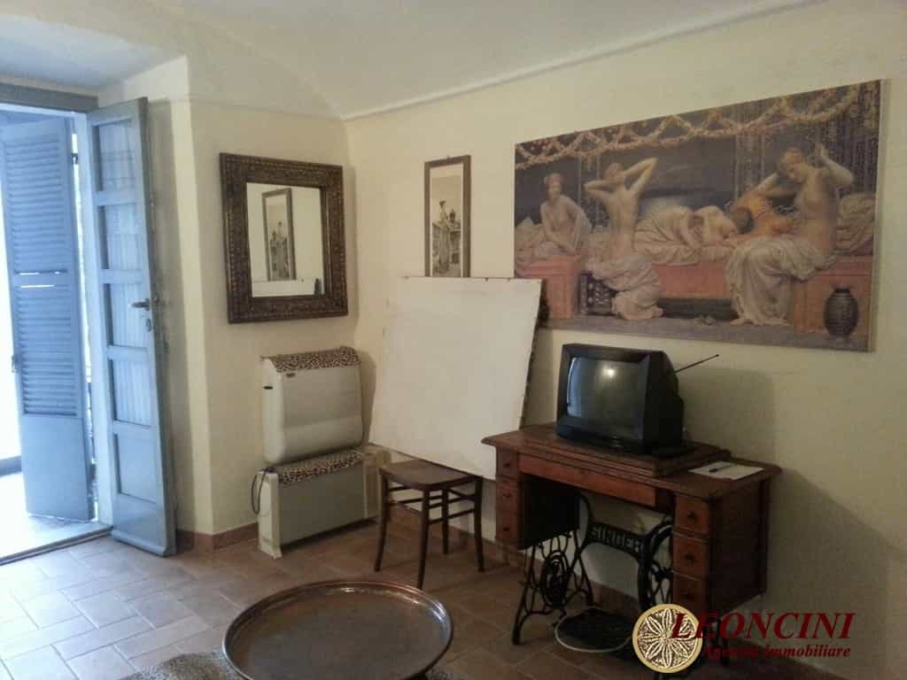 Квартира в Віллафранка в Луніджані, Тоскана 10698103