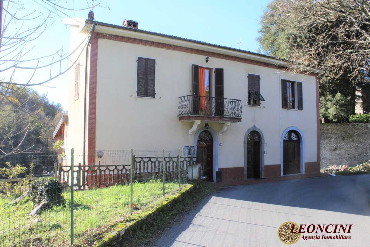 Osakehuoneisto sisään Bagnone, Toscana 10698204